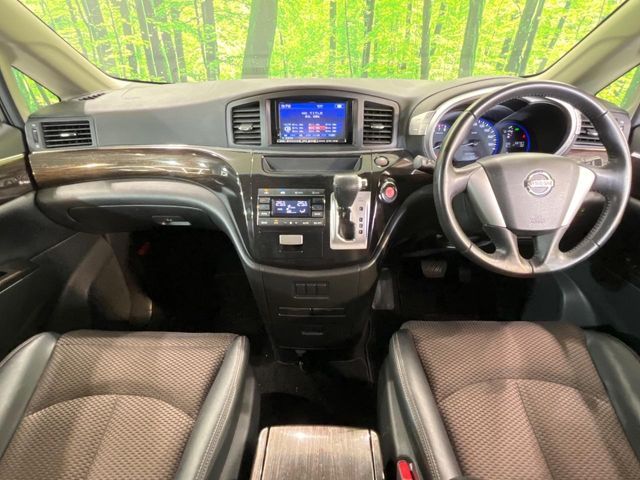 NISSAN ELGRAND 2011 Image 31