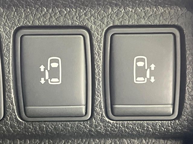 NISSAN ELGRAND 2011 Image 31