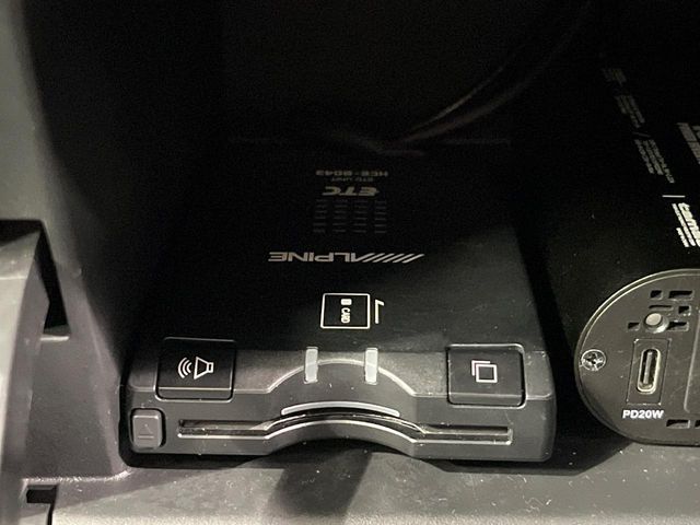 NISSAN ELGRAND 2011 Image 31