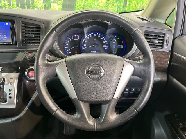 NISSAN ELGRAND 2011 Image 31