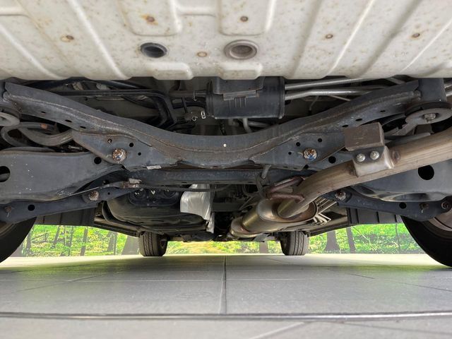 NISSAN ELGRAND 2011 Image 31