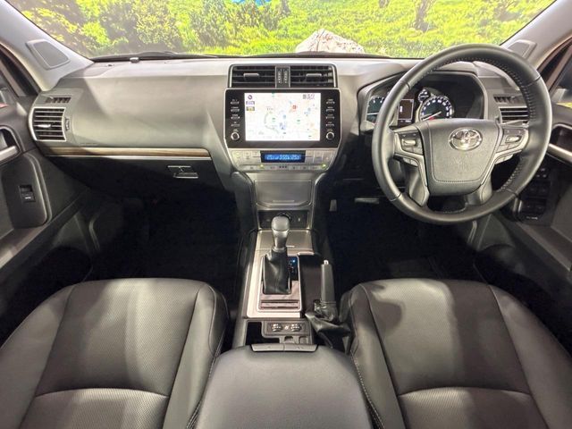 TOYOTA LANDCRUISER PRADO 2023 Image 31