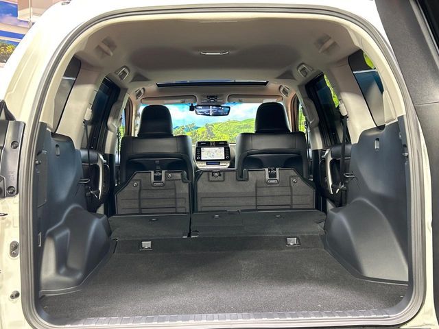 TOYOTA LANDCRUISER PRADO 2023 Image 31