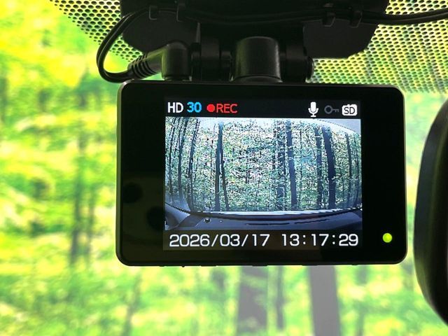 TOYOTA PRIUS 2012 Image 31