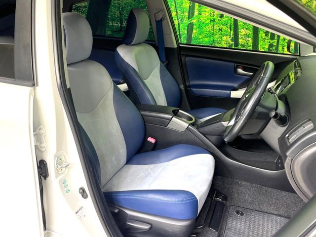 TOYOTA PRIUS 2012 Image 31