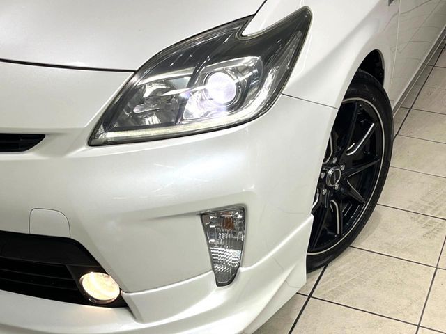 TOYOTA PRIUS 2012 Image 31