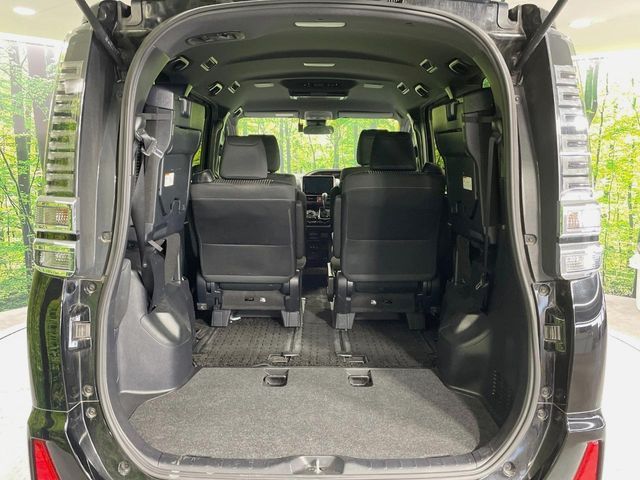 TOYOTA VOXY 2018 Image 31