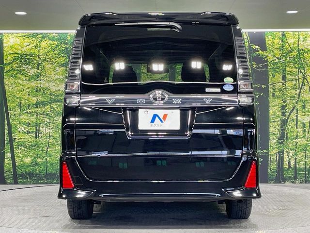 TOYOTA VOXY 2018 Image 31