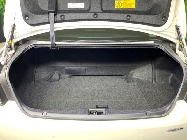 TOYOTA CROWN SEDAN HYBRID 2013 Image 31