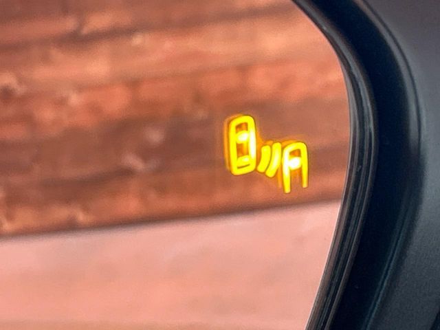 TOYOTA YARIS CROSS HYBRID 2024 Image 31