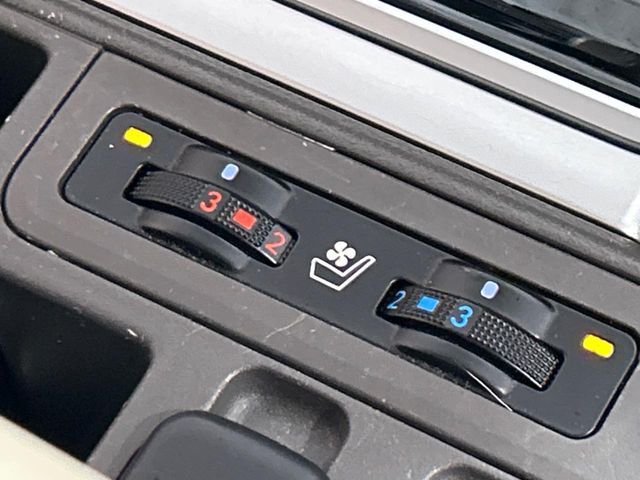 TOYOTA LANDCRUISER PRADO 2023 Image 31