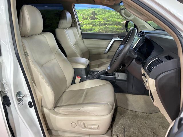 TOYOTA LANDCRUISER PRADO 2023 Image 31
