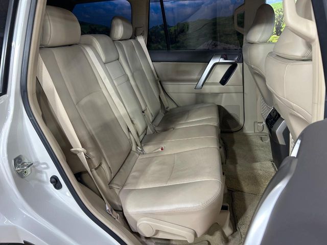 TOYOTA LANDCRUISER PRADO 2023 Image 31