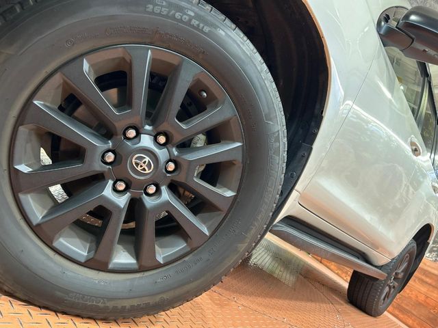 TOYOTA LANDCRUISER PRADO 2023 Image 31