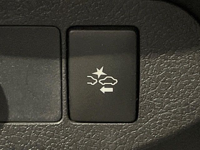 TOYOTA VITZ 2015 Image 31