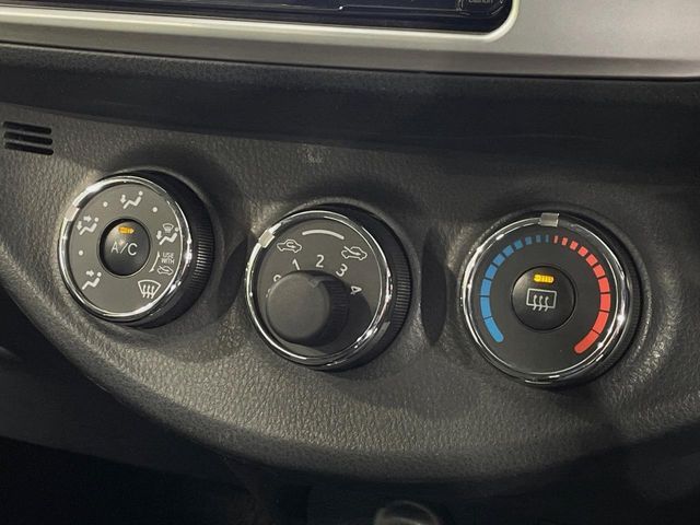 TOYOTA VITZ 2015 Image 31