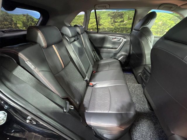 TOYOTA RAV4 HYBRID 4WD 2022 Image 31