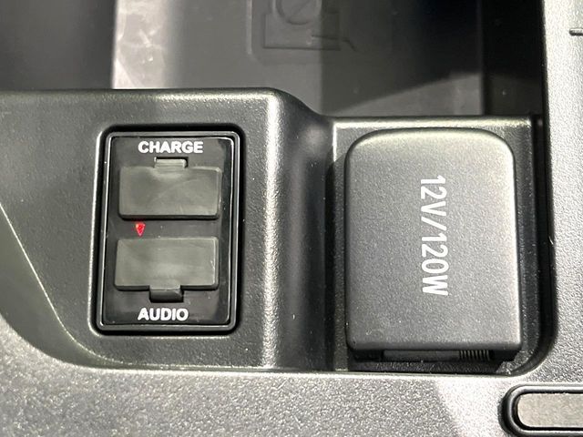 TOYOTA HARRIER HYBRID 2014 Image 31