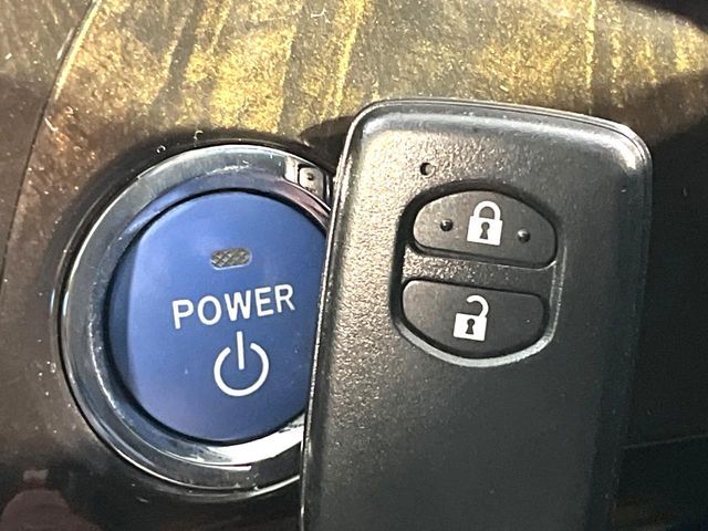 TOYOTA PRIUS 2013 Image 31