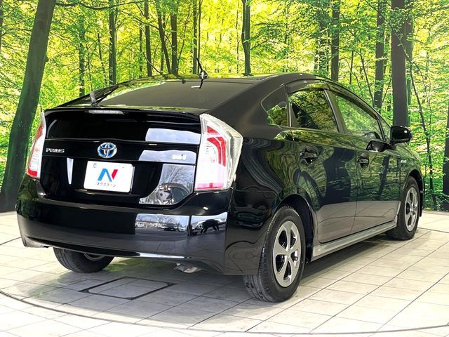 TOYOTA PRIUS 2013 Image 31