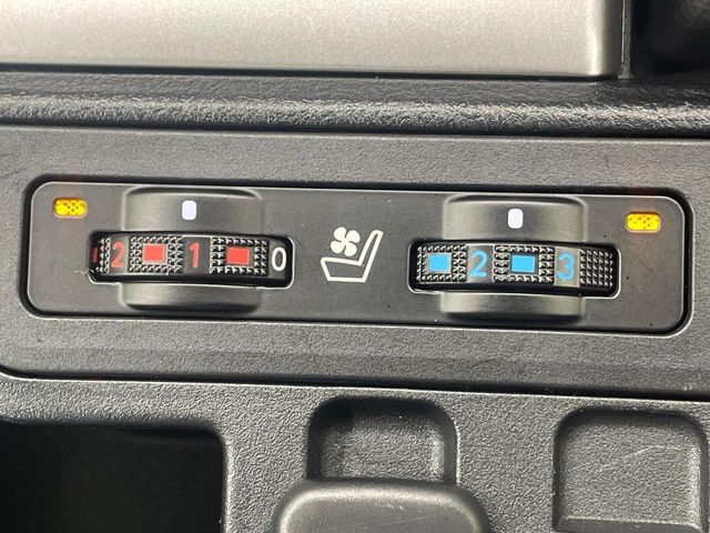 TOYOTA LANDCRUISER PRADO 2023 Image 31