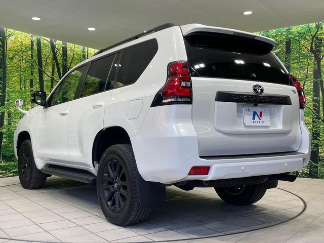 TOYOTA LANDCRUISER PRADO 2023 Image 31