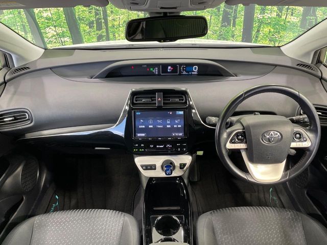 TOYOTA PRIUS 2018 Image 31