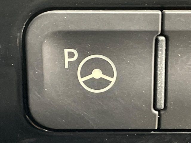 TOYOTA PRIUS 2018 Image 31