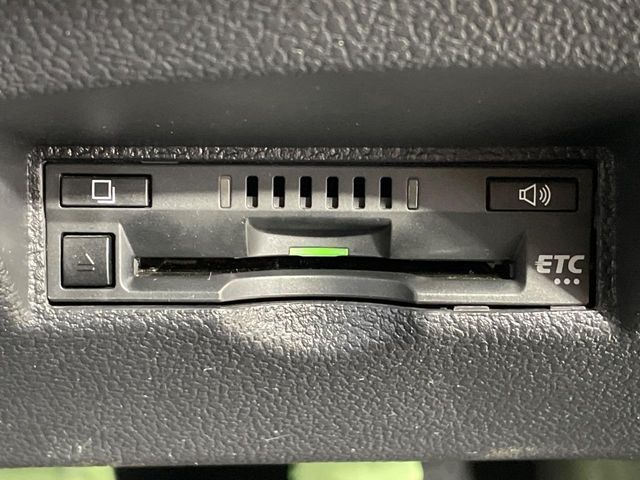 TOYOTA PRIUS 2018 Image 31