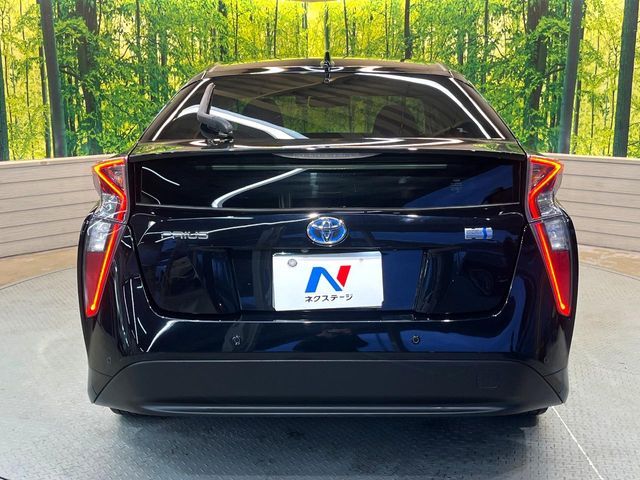 TOYOTA PRIUS 2017 Image 31