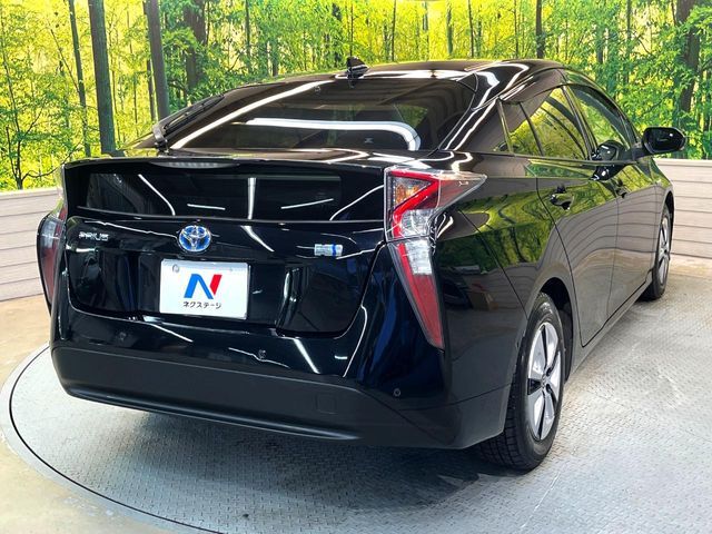 TOYOTA PRIUS 2017 Image 31