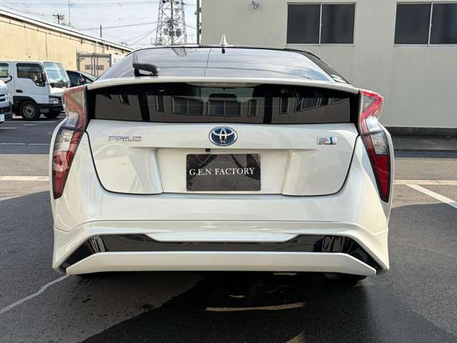 TOYOTA PRIUS 2017 Image 31