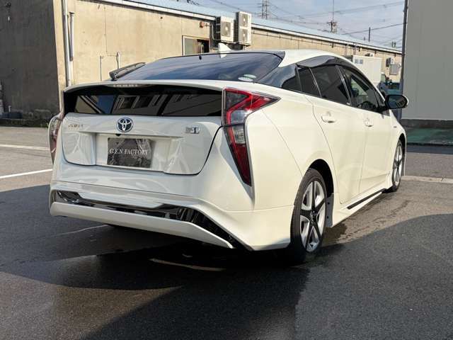 TOYOTA PRIUS 2017 Image 31