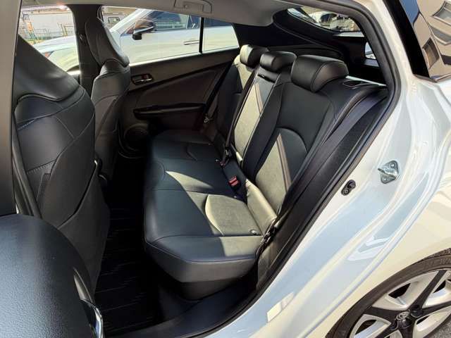 TOYOTA PRIUS 2017 Image 31