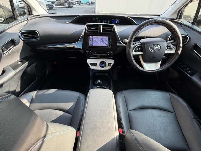 TOYOTA PRIUS 2017 Image 31