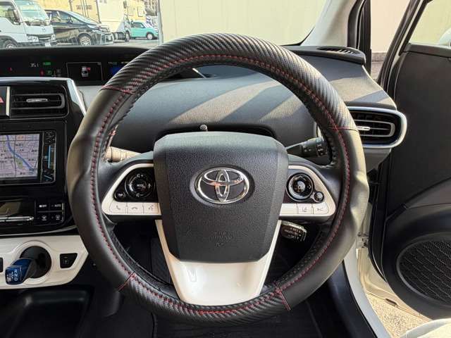 TOYOTA PRIUS 2017 Image 31