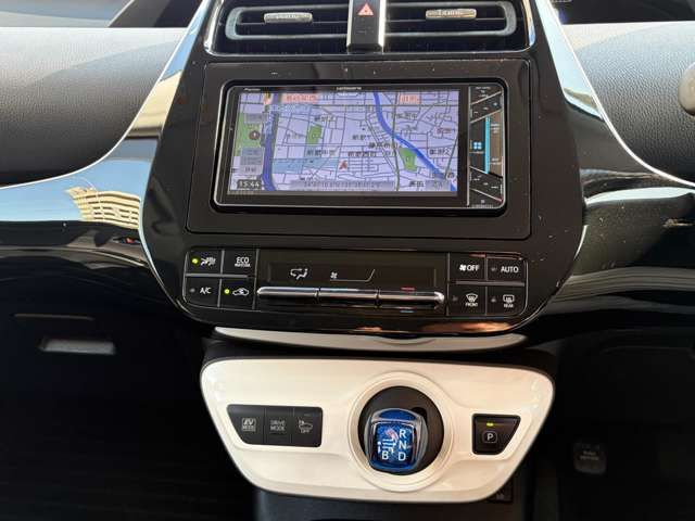 TOYOTA PRIUS 2017 Image 31