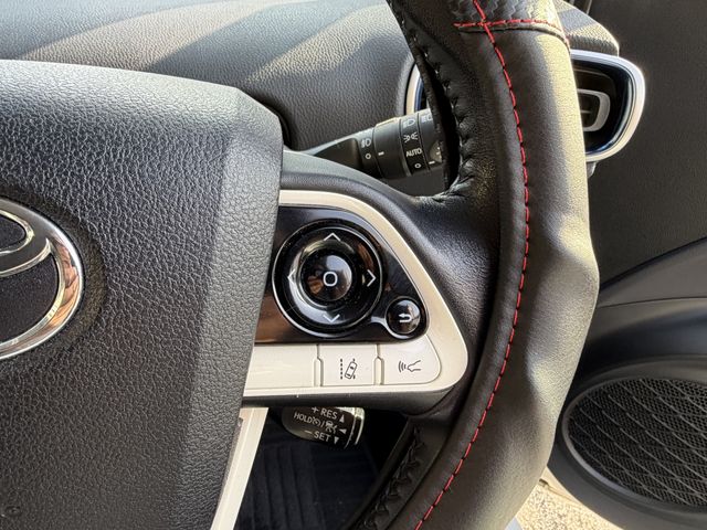 TOYOTA PRIUS 2017 Image 31