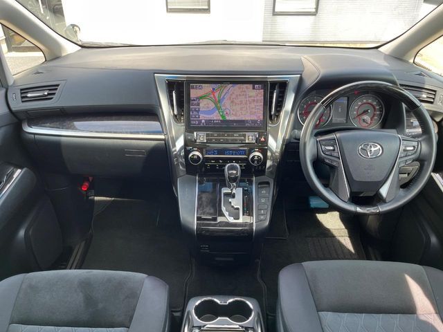TOYOTA ALPHARD 2018 Image 31