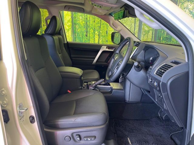 TOYOTA LANDCRUISER PRADO 2023 Image 31