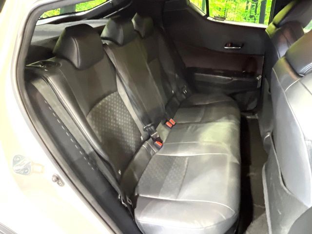 TOYOTA C-HR 2017 Image 31