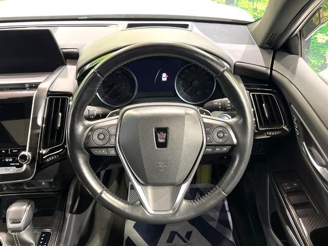 TOYOTA CROWN SEDAN HYBRID 2018 Image 31