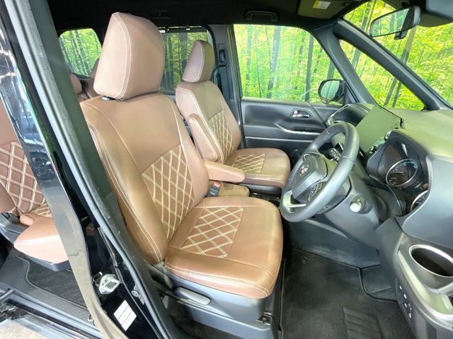 TOYOTA VOXY HYBRID 2023 Image 31