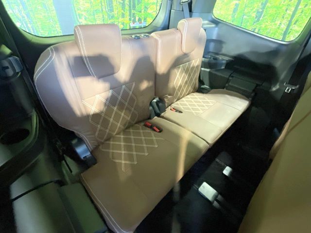 TOYOTA VOXY HYBRID 2023 Image 31