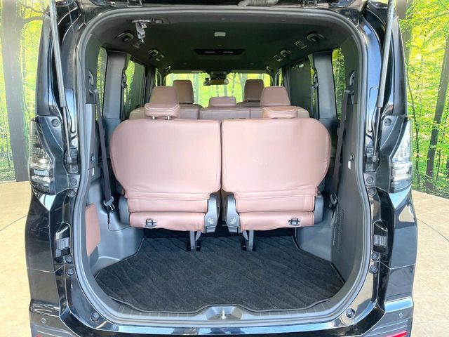 TOYOTA VOXY HYBRID 2023 Image 31