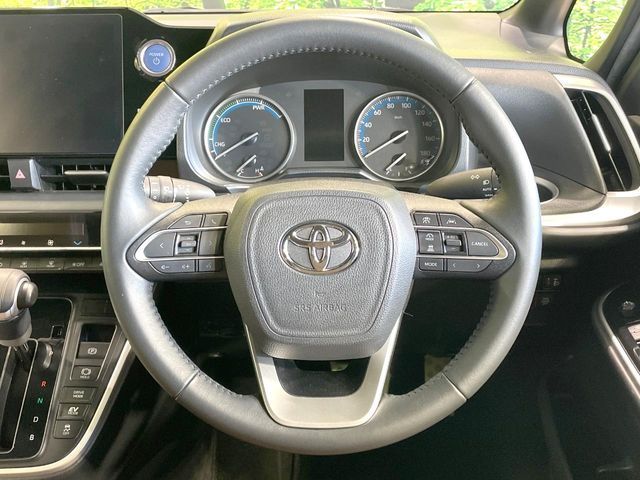 TOYOTA VOXY HYBRID 2023 Image 31