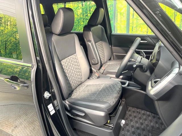 TOYOTA VOXY HYBRID 2023 Image 31