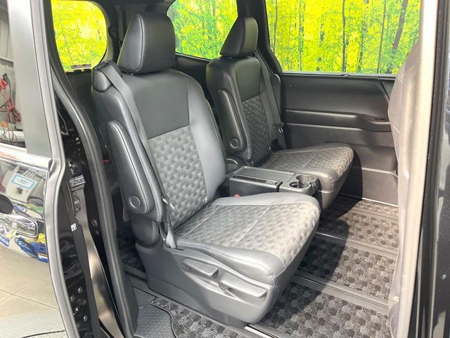 TOYOTA VOXY HYBRID 2023 Image 31