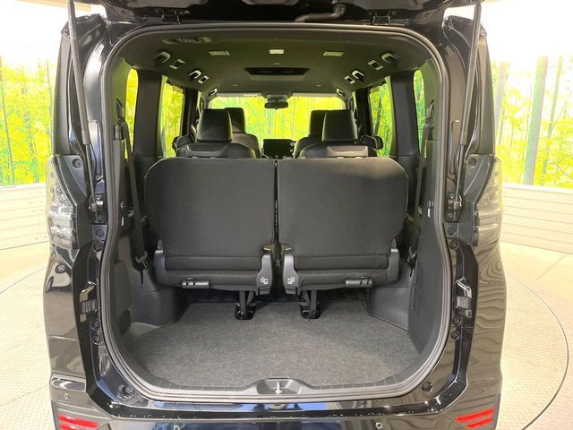 TOYOTA VOXY HYBRID 2023 Image 31