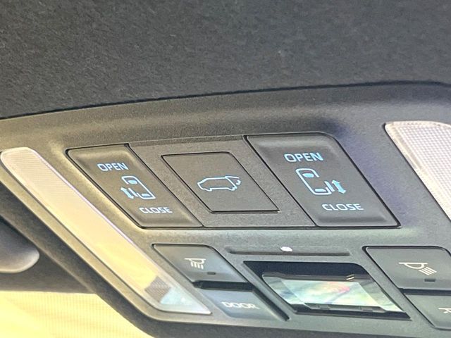 TOYOTA NOAH HYBRID 2023 Image 31